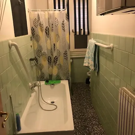 4 Letti In Zona Tranquilla E Ben Servita